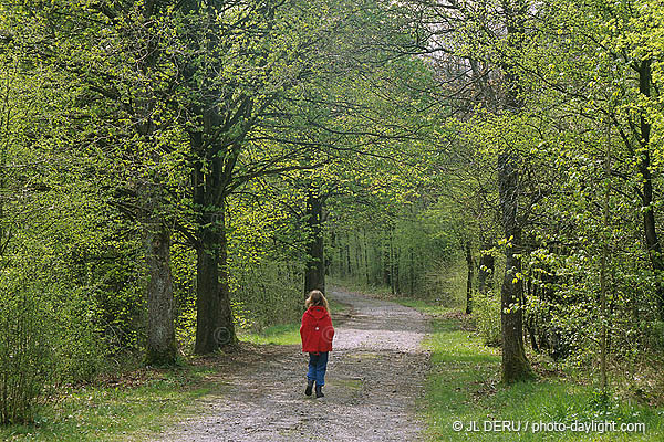 Enfant dans les bois - children in the woods